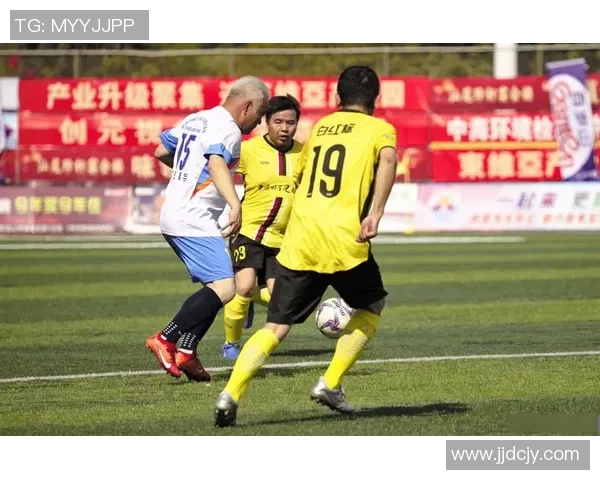 足球明星赛前进场服饰大解析展现个性与时尚魅力