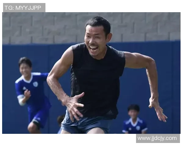 功夫踢足球的明星星哥是谁 盘点他的足球之路与成就